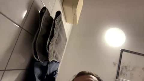 Snapshot of armyskater32 chatting on 02-21-26, 12:00 armyskater32 online show from 02-21-26, 12:00