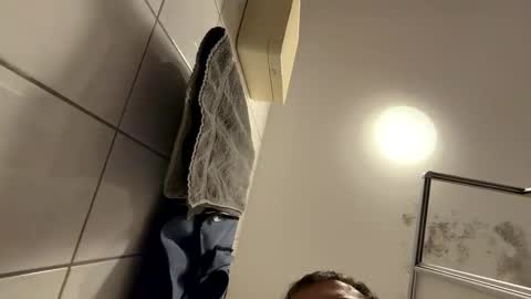 Snapshot of armyskater32 chatting on 02-23-26, 08:28 armyskater32 online show from 02-23-26, 08:28