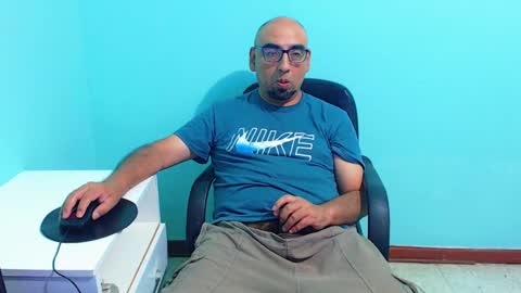 arnelux72 online show from 01-12-25, 04:52