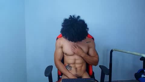 Snapshot of arnold_black69 chatting on 09-20-25, 01:12 arnold black online show from 09-20-25, 01:12