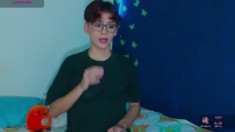 Snapshot of arnold_laurent chatting on 10-15-25, 02:55 Arnold online show from 10-15-25, 02:55