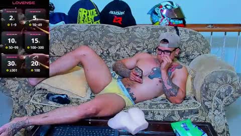 Snapshot of arnold_sexy_hot98 chatting on 10-07-25, 05:26 arnold sexy hot98 online show from 10-07-25, 05:26