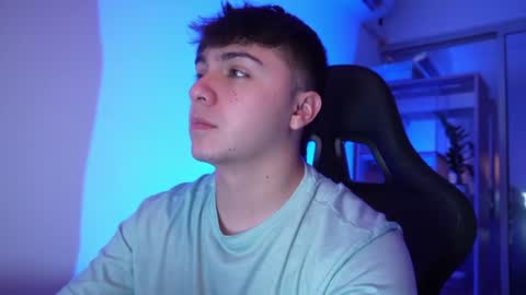 aron__cooper online show from 06-22-26, 01:40