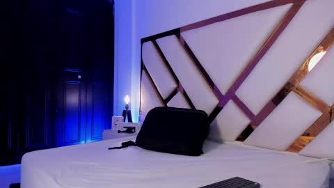 Aron cruz  online show from 05-11-26, 02:45