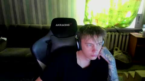 Snapshot of aron_neall chatting on 10-09-25, 06:33 biggest penis online show from 10-09-25, 06:33