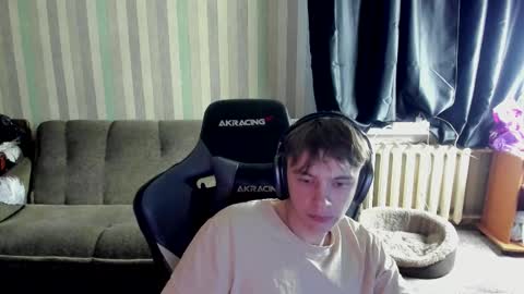 Snapshot of aron_neall chatting on 10-18-25, 06:05 biggest penis online show from 10-18-25, 06:05