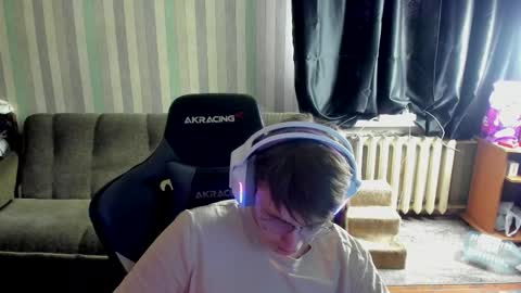 Snapshot of aron_neall chatting on 10-19-25, 06:36 biggest penis online show from 10-19-25, 06:36