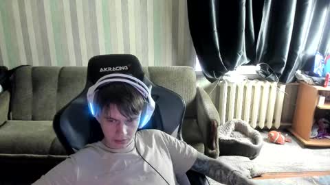 Snapshot of aron_neall chatting on 10-23-25, 06:23 biggest penis online show from 10-23-25, 06:23