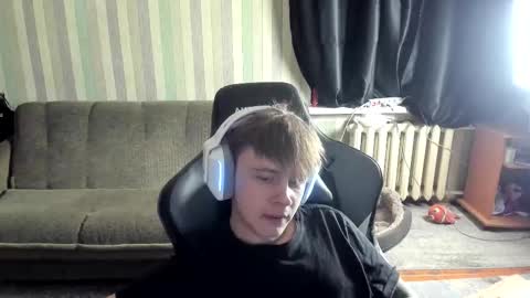 Snapshot of aron_neall chatting on 10-29-25, 08:49 biggest penis online show from 10-29-25, 08:49