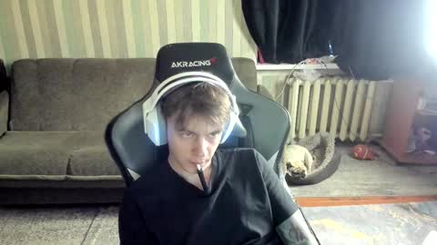 Snapshot of aron_neall chatting on 10-30-25, 06:15 biggest penis online show from 10-30-25, 06:15