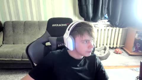 Snapshot of aron_neall chatting on 10-31-25, 07:20 biggest penis online show from 10-31-25, 07:20