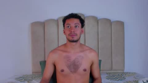 Snapshot of aroncooper1 chatting on 10-11-25, 02:04 aron cooper online show from 10-11-25, 02:04