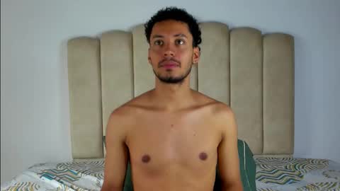 Snapshot of aroncooper1 chatting on 10-16-25, 02:18 aron cooper online show from 10-16-25, 02:18