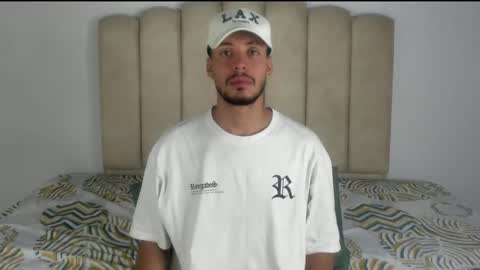 Snapshot of aroncooper1 chatting on 10-26-25, 07:25 aron cooper online show from 10-26-25, 07:25