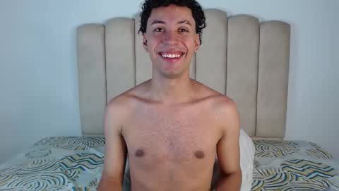 Snapshot of aroncooper1 chatting on 11-05-25, 04:01 aron cooper online show from 11-05-25, 04:01