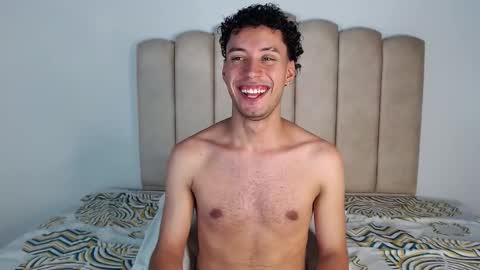 Snapshot of aroncooper1 chatting on 11-08-25, 06:13 aron cooper online show from 11-08-25, 06:13