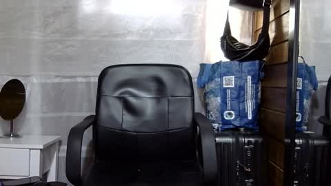 Aron G Franco online show from 11-19-25, 03:34