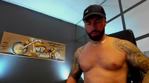 AronGrant online show from 06-18-26, 09:14