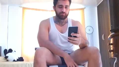 Snapshot of aronmiller404 chatting on 02-04-25, 01:48 aronmiller online show from 02-04-25, 01:48