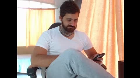 aronmiller online show from 11-23-25, 04:29