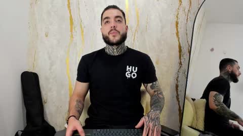 Snapshot of aronwade chatting on 10-29-25, 04:48 Aron online show from 10-29-25, 04:48