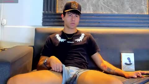 Aroon   online show from 01-14-26, 08:03