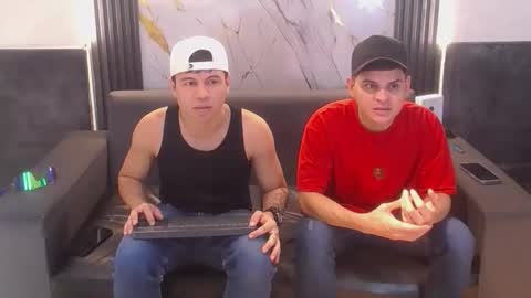 Aroon   online show from 04-18-26, 04:05