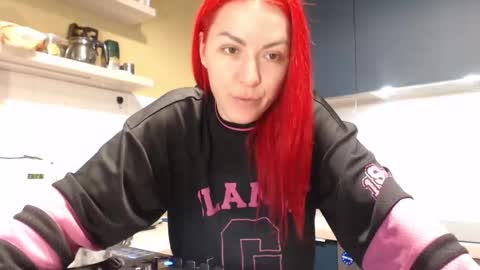 arri_ella online show from 12-05-25, 12:30