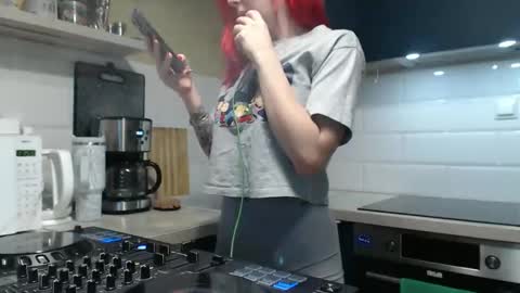 arri_ella online show from 12-21-25, 01:24