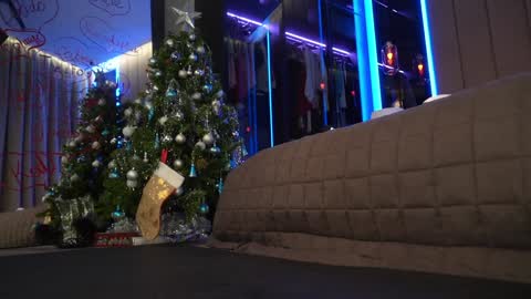 Adele online show from 01-08-25, 06:09