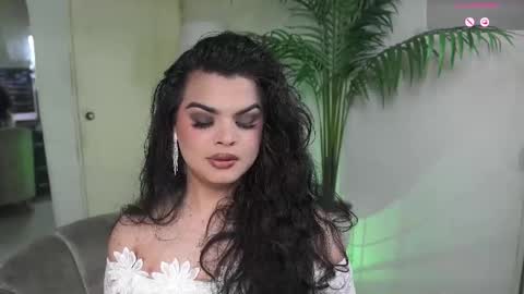 Chloe  online show from 10-08-25, 06:38