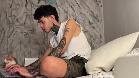   online show from 05-09-26, 01:44