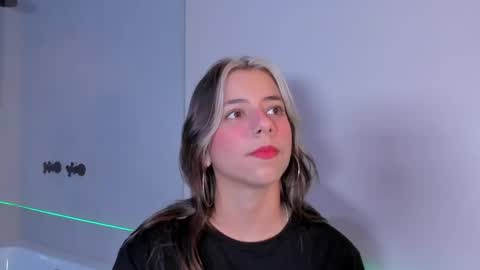 Snapshot of artemisablake chatting on 12-18-24, 12:10 artemisablake online show from 12-18-24, 12:10