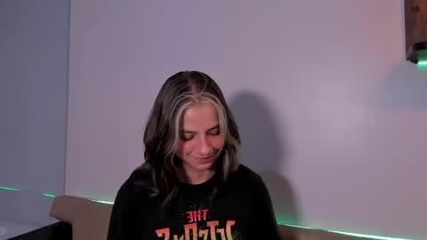 Snapshot of artemisablake chatting on 12-19-24, 12:02 artemisablake online show from 12-19-24, 12:02