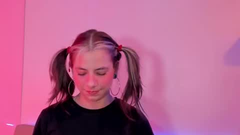 Snapshot of artemisablake chatting on 12-20-24, 12:19 artemisablake online show from 12-20-24, 12:19