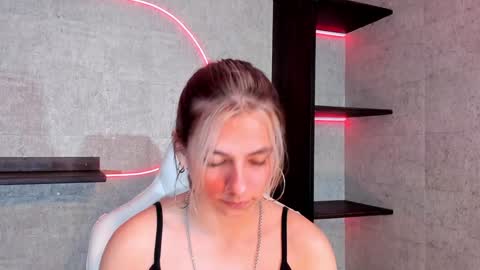 Snapshot of artemisablake chatting on 01-09-25, 12:25 artemisablake online show from 01-09-25, 12:25