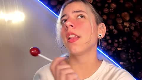 Snapshot of artemisablake chatting on 03-11-25, 04:51 artemisablake online show from 03-11-25, 04:51