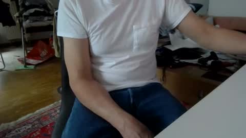 Snapshot of artesian99 chatting on 04-13-26, 02:11 artesian99 online show from 04-13-26, 02:11