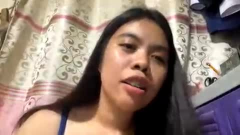 Layla online show from 01-19-26, 01:48