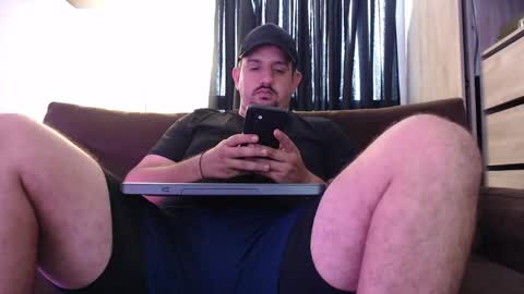 Snapshot of arthurbob26 chatting on 05-14-26, 04:14 Sebas online show from 05-14-26, 04:14