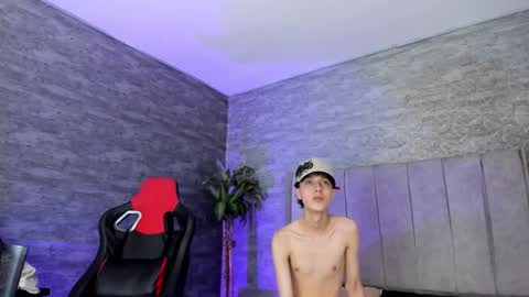 arthurcox_ online show from 01-11-26, 06:35