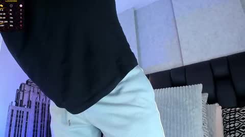 Snapshot of arthurlam chatting on 09-30-25, 12:04 Arthur online show from 09-30-25, 12:04