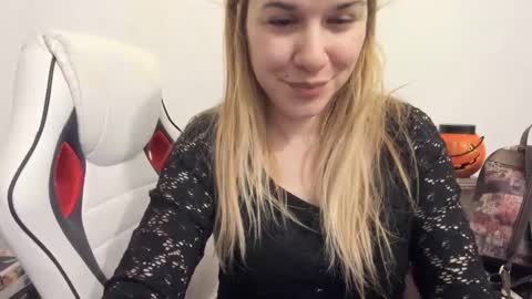 MIA online show from 02-10-25, 07:38