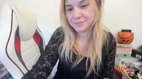 MIA online show from 02-11-25, 12:27