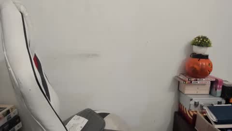 MIA online show from 02-18-25, 10:58