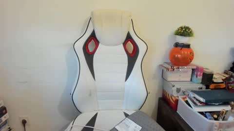 MIA online show from 02-19-25, 04:00