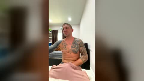 Snapshot of arunboy81 chatting on 05-24-26, 05:45 Lucash413 online show from 05-24-26, 05:45