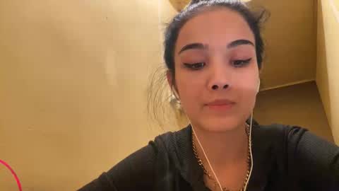 Amina online show from 01-18-26, 06:12