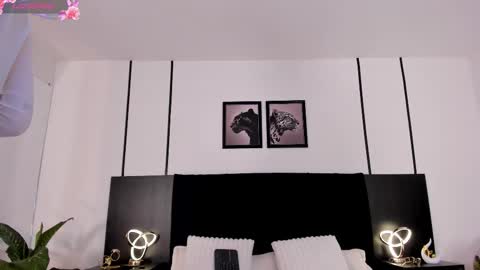 hellen online show from 02-21-26, 03:07