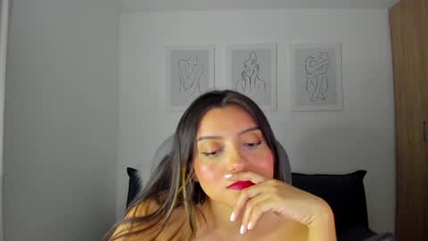 Snapshot of ary_cam230 chatting on 12-17-24, 11:59 Zahaara online show from 12-17-24, 11:59